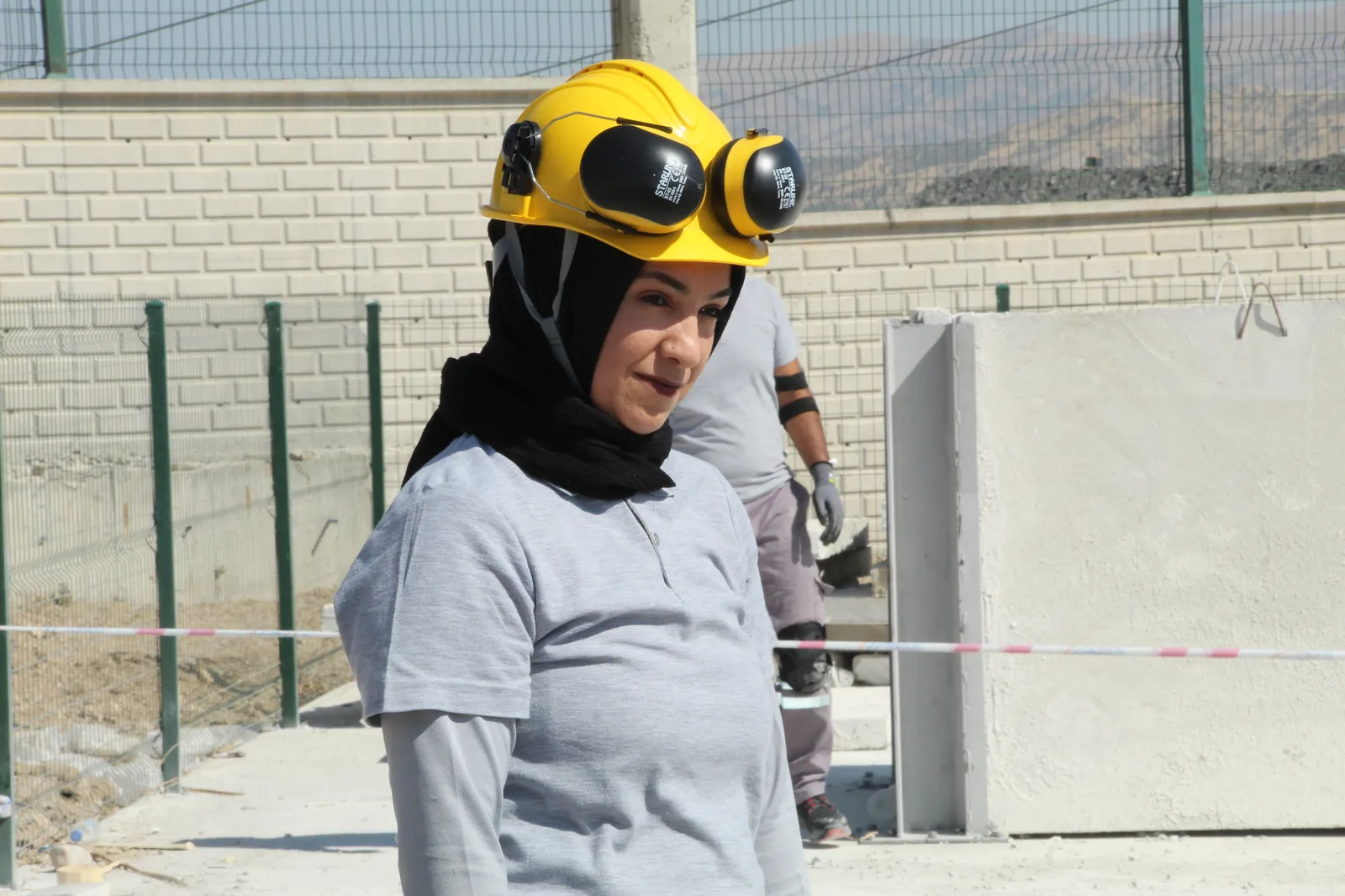 Hatay'da Deprem Enkazından Sağ Kurtulan Depremzede Şırnak'ta Afet Gönüllüsü Oldu