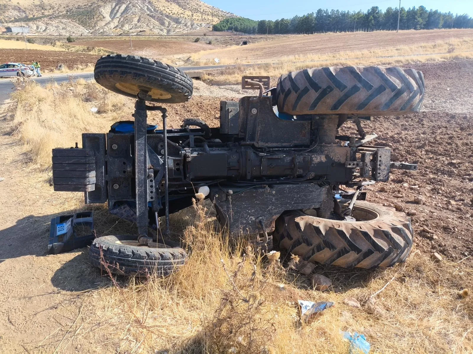 Mardin'de Traktör Devrildi: 1 Yaralı