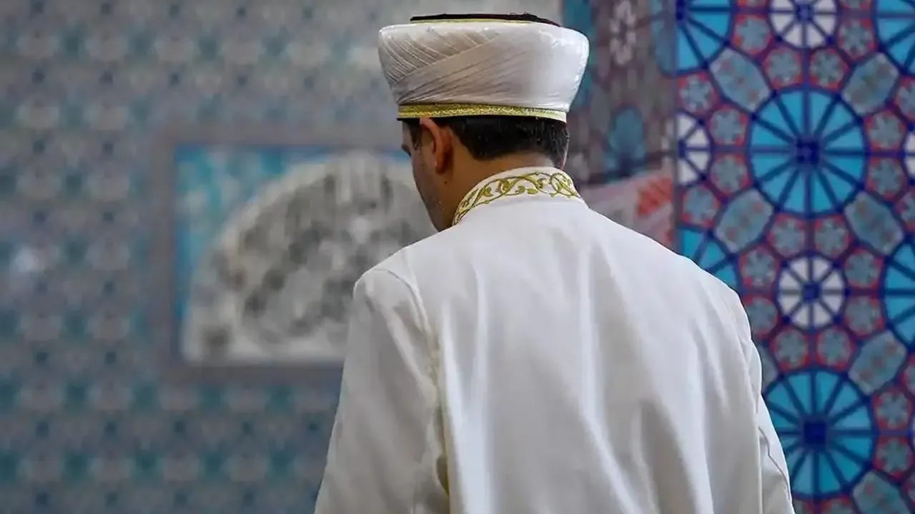 İmam, İmamın Eşini Kaçırdı