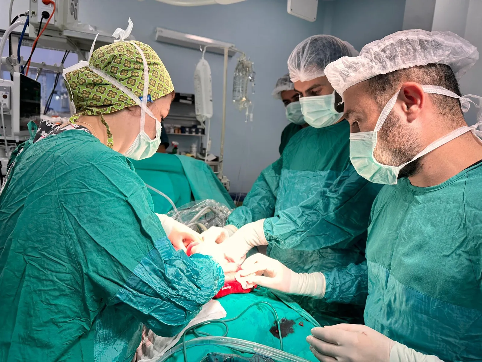Şırnaklı Gencin 15 Yıllık Mide Fıtığı Yolculuğu Kapalı Ameliyat İle Son Buldu