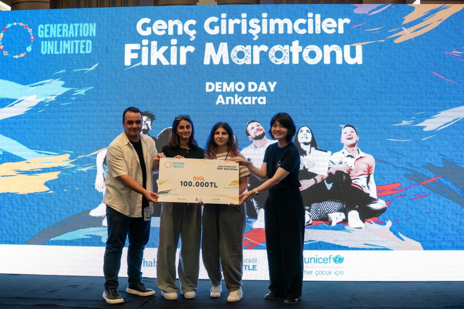 Diyarbakırlı Öğrenciler Türkiye'yi Temsil Edecek