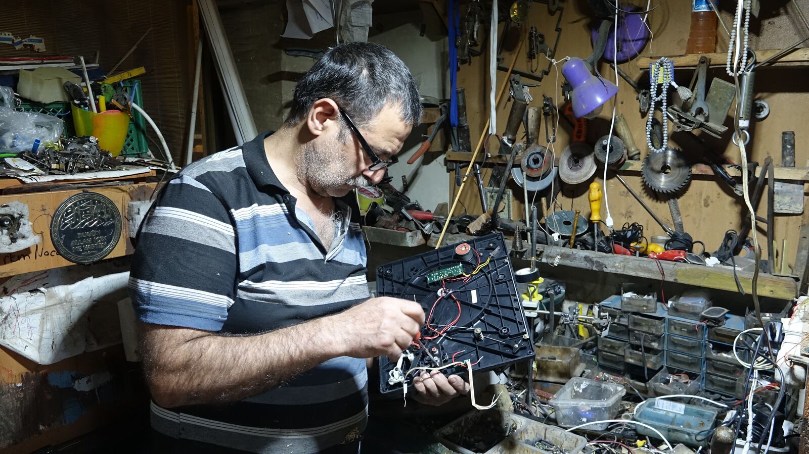 Yarım Asırdır Antika Eşyalara ve Hatıralara Hayat Veriyor