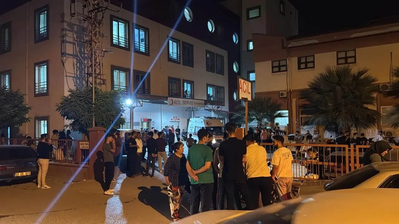Düğünde Önce Halay Çektiler, Sonra Kavga Etiler: 2 Yaralı