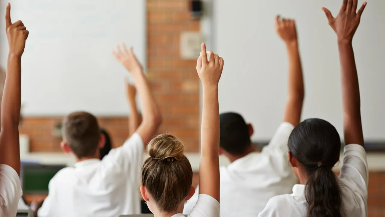 Yeni Eğitim Dönemi Başlıyor, Tartışmalar Sürüyor