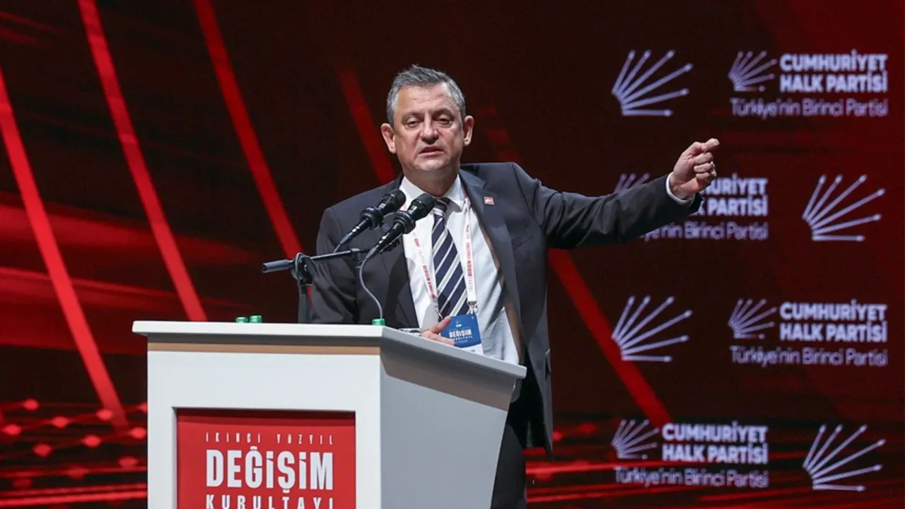 Özgür Özel'den 2025 Kasımında Erken Seçim Çağrısı: Var Mısınız?