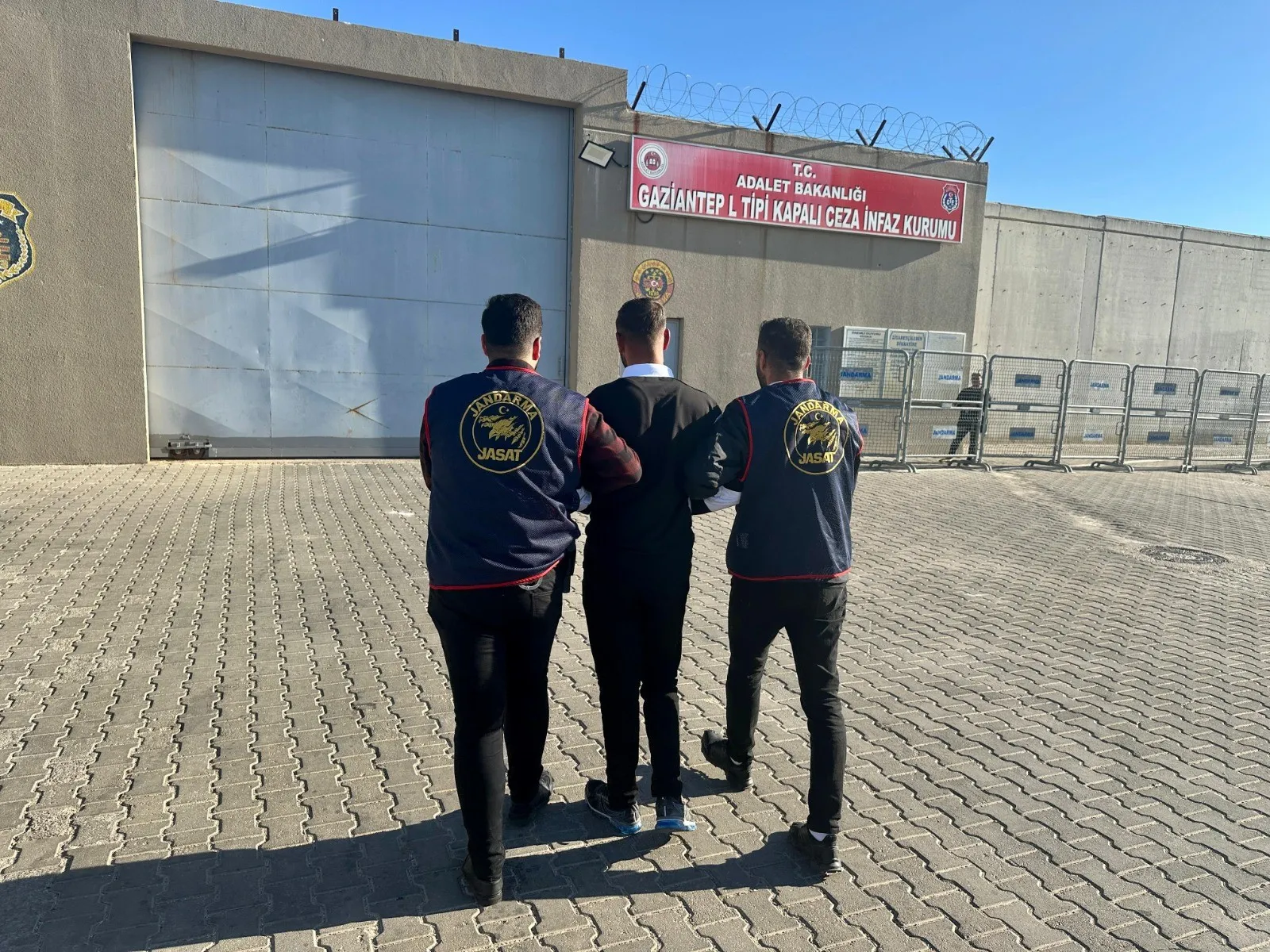Adam Öldürme Suçundan Aranan Firari Şahsı Yakalandı