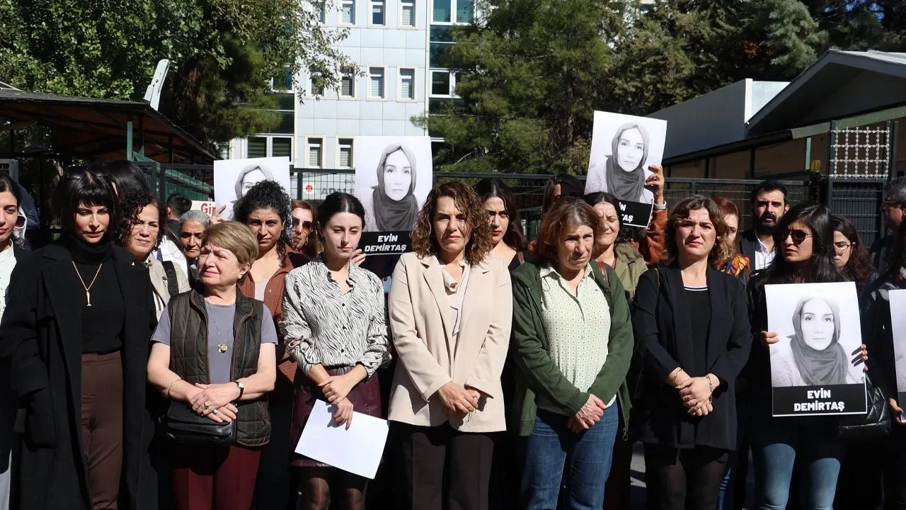 Diyarbakır Adliyesi Önünde Cinayet Protestosu