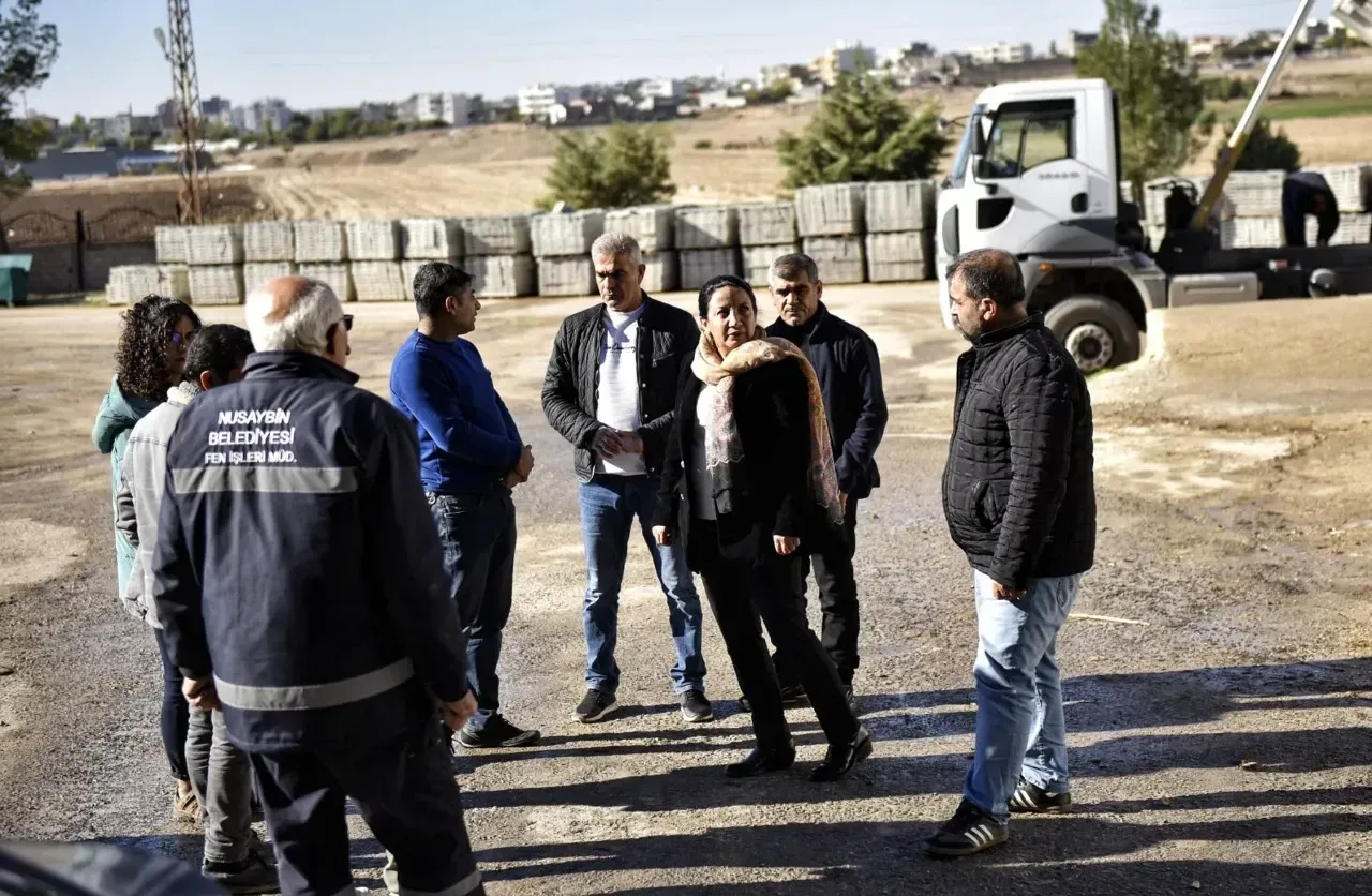 Nusaybin Belediyesi’nden Parke Taşı İmalat Fabrikası Kurulmaya Başladı