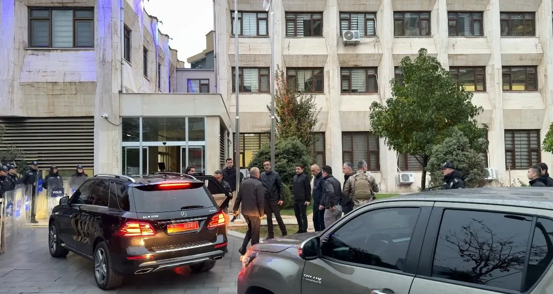 Batman, Mardin ve Halfeti Belediyelerine Kayyum Atandı