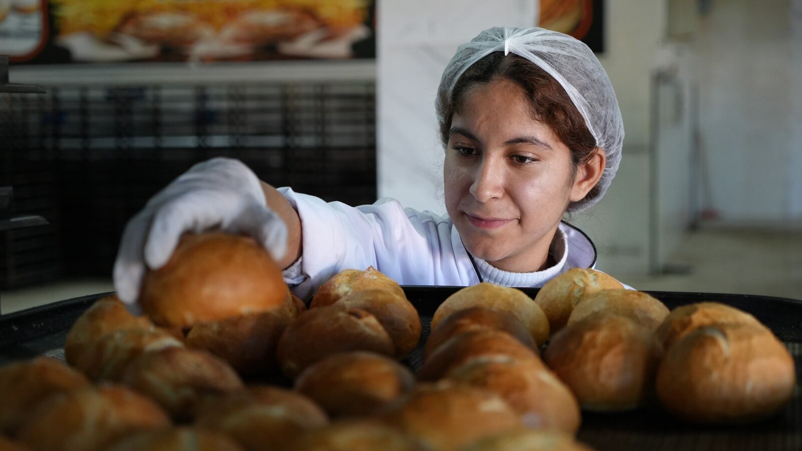 Öğrenciler Günde 18 Bin Kişilik Yemek Üretiyor