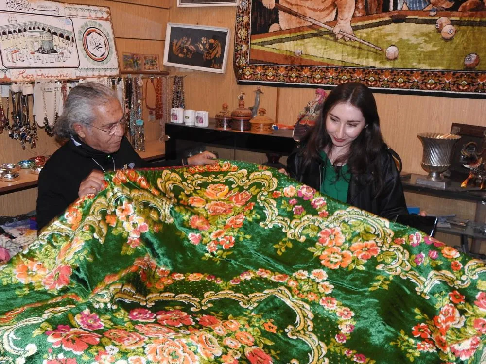 Hediye Duvar Halısı ile Başlayan Merak Koleksiyona Dönüştü