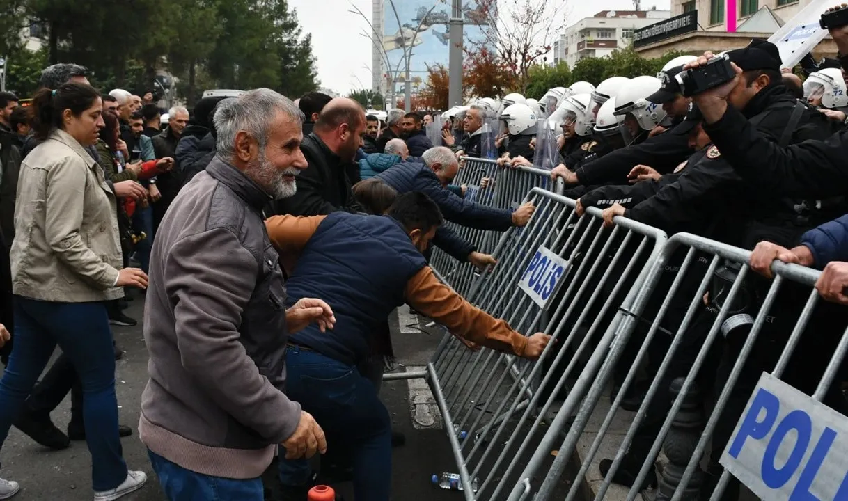 Kayyum Eylemlerinde 140 Gözaltı