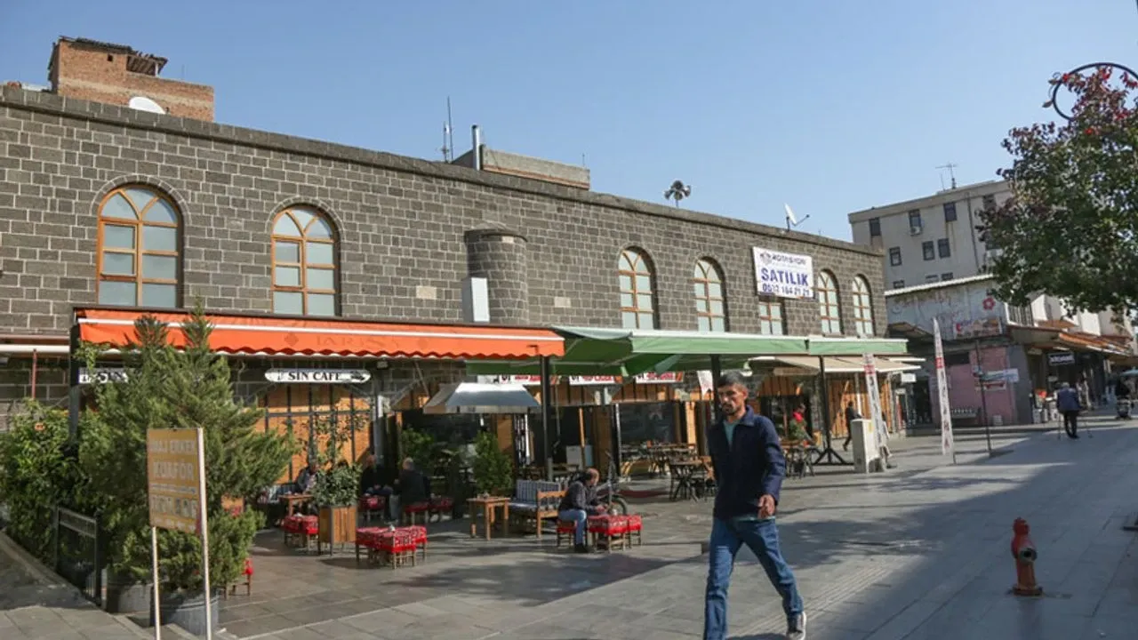 Diyarbakır’da 500 Yıllık Cami Satılığa Çıkarıldı