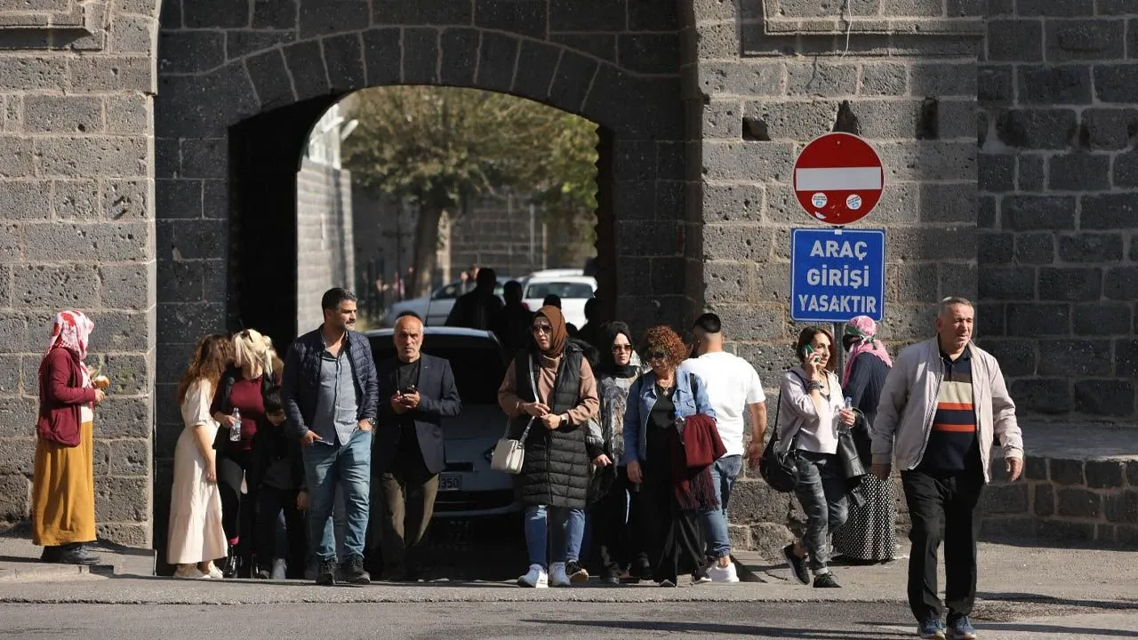Binlerce Yıllık Tarihe Yakışmayan Görüntü