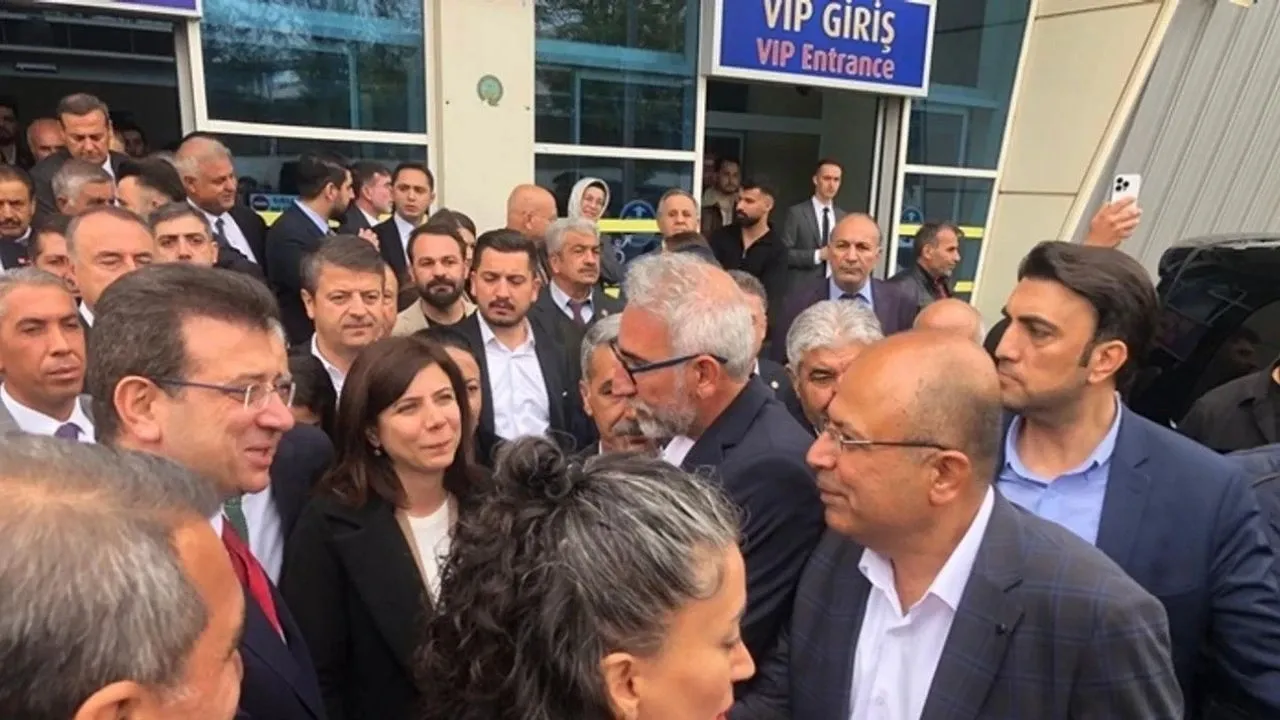 İBB Başkanı Ekrem İmamoğlu Mardin'de