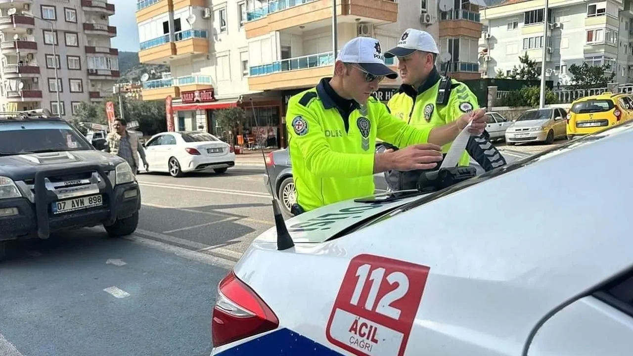 7 Günde 13 Bin 869 Ehliyetsiz Sürücüye Ceza Uygulandı