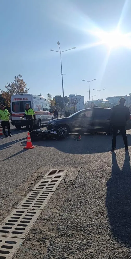 Siirt'te Otomobil ile Motosiklet Çarpıştı: 1 Ölü