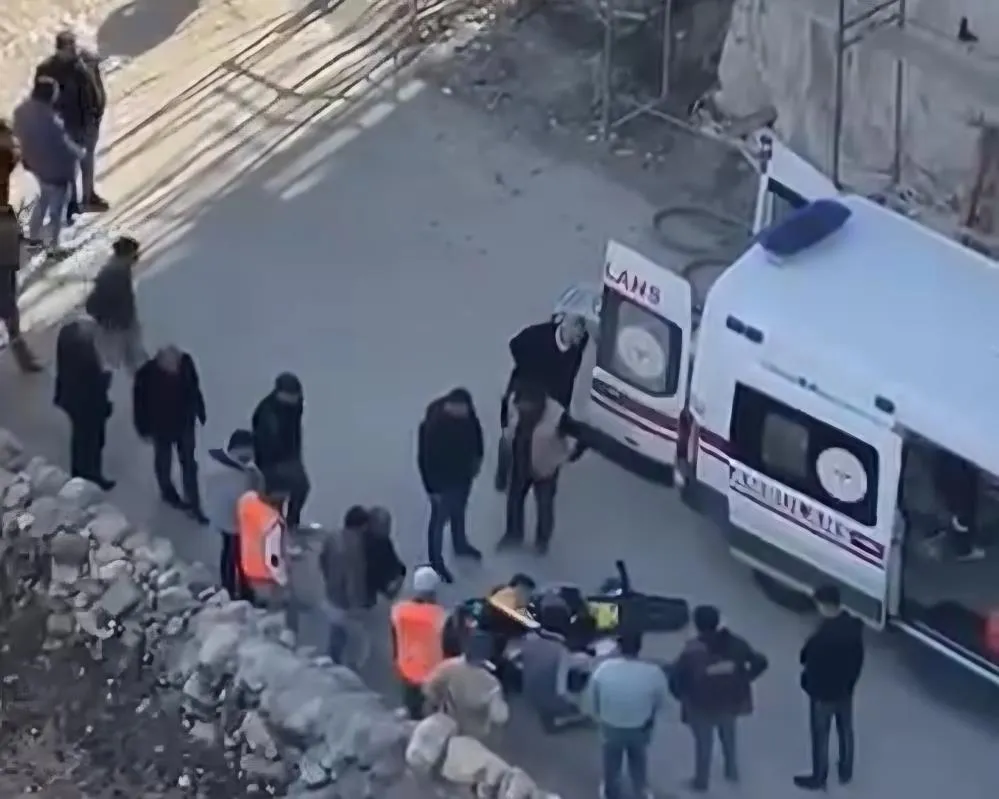 Siirt'te 8'inci Kattan Düşen İnşaat İşçisi Yaralandı
