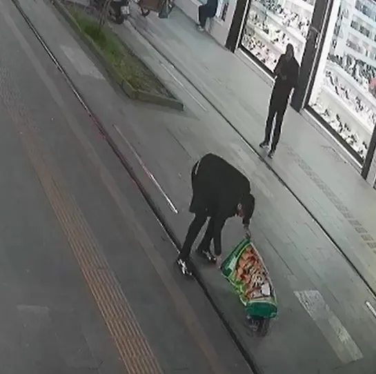 Çöpten Aldığı Çuvalla Oynarken Boğulma Tehlikesi Geçirdi