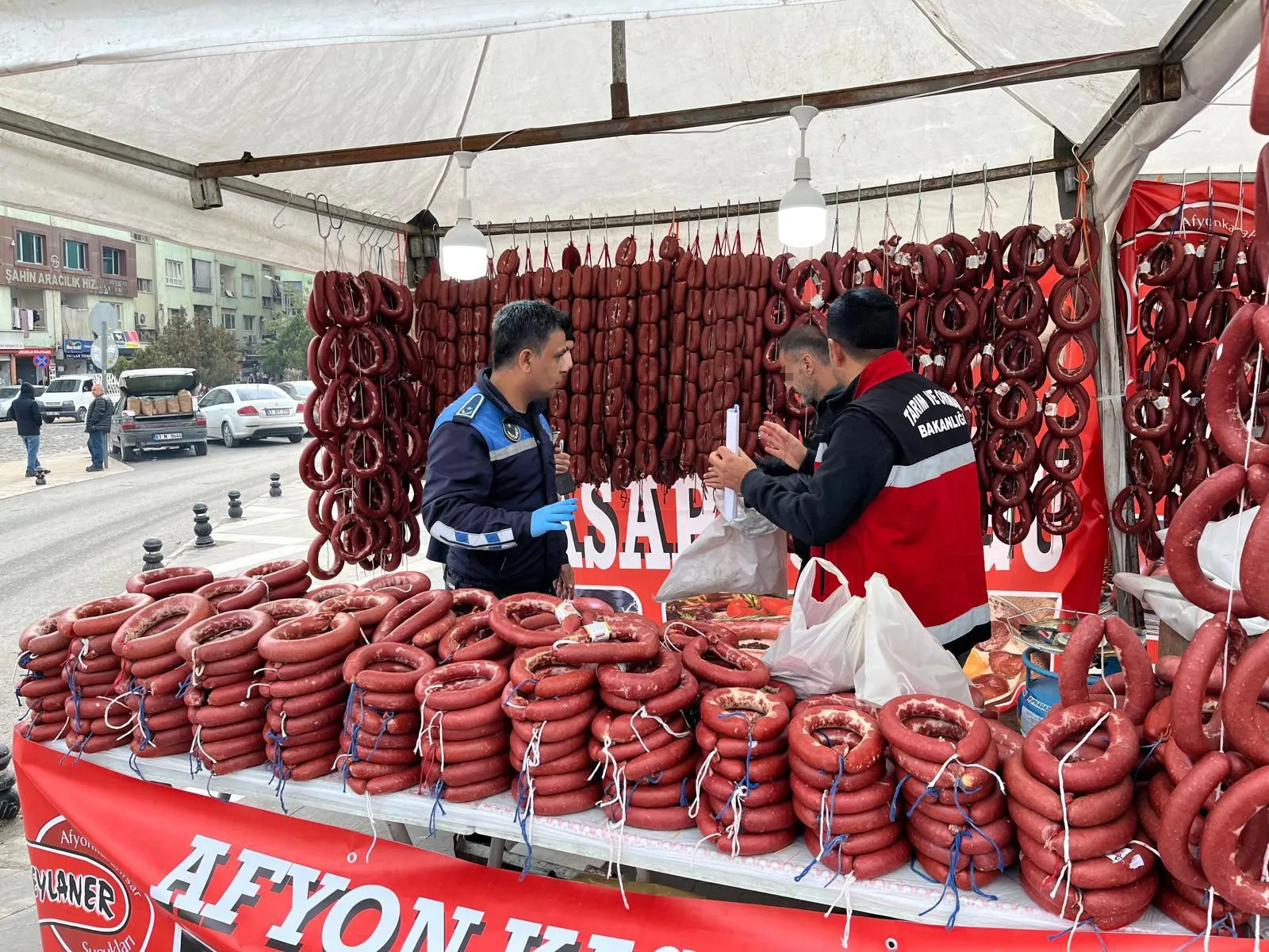 Şanlıurfa’da 1 Ton Sahte Sucuk Ele Geçirildi