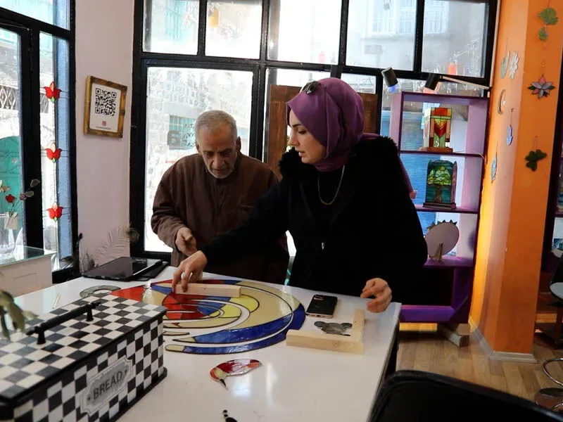 Diyarbakır’ın Tek Atölyesi: Cam, Kadın Eliyle Hayat Buluyor