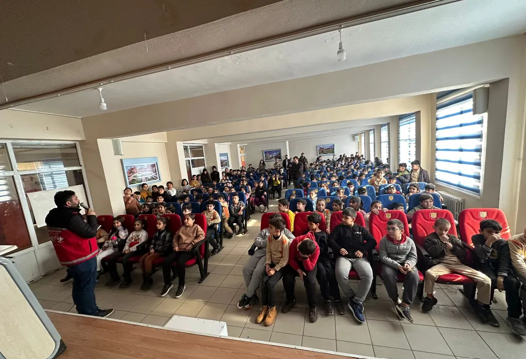 Cizre'de Öğrencilere Yönelik Akran Zorbalığı Semineri Düzenlendi