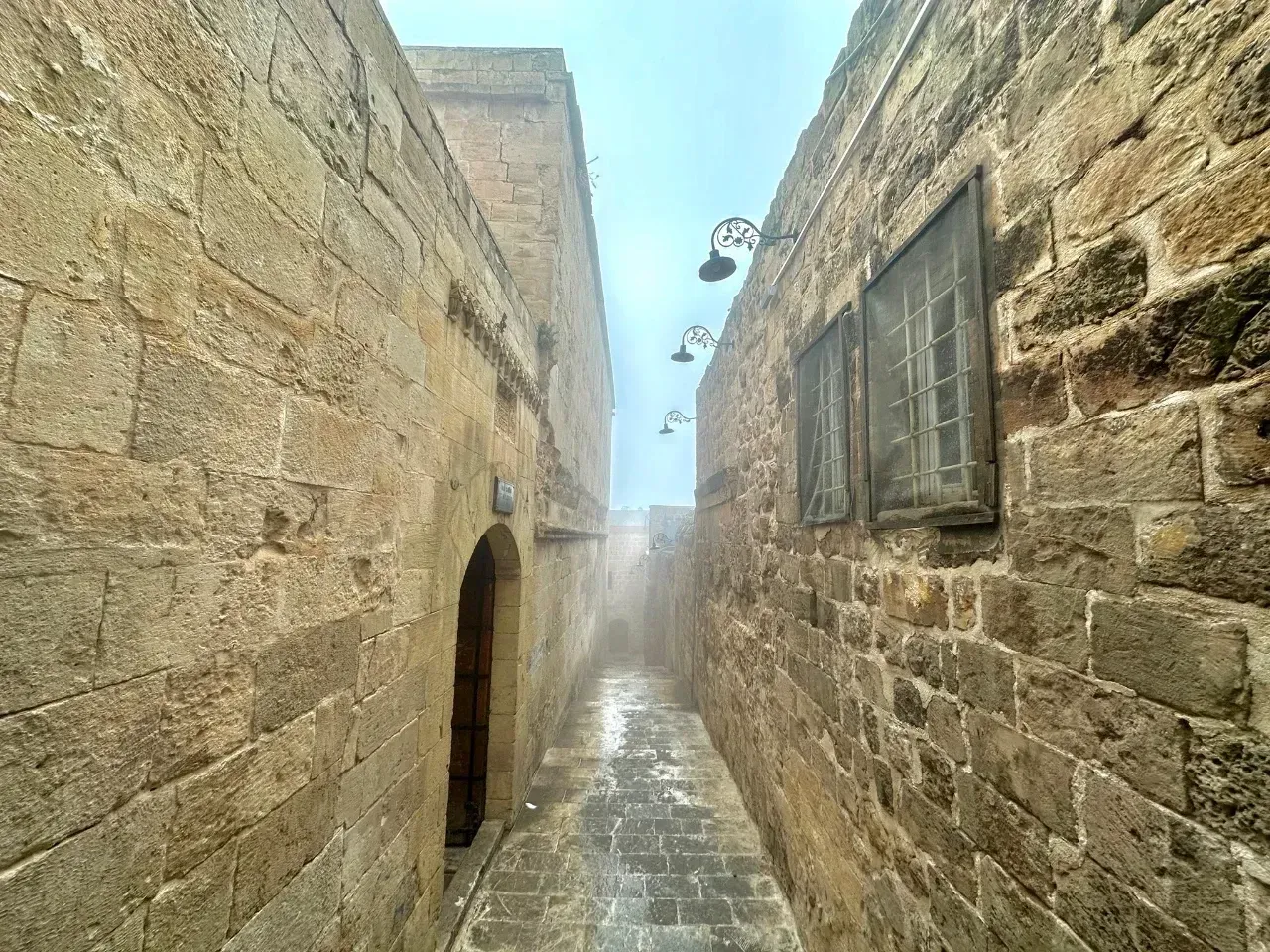 Mardin Valiliği'nin Sisli Manzarası Sosyal Medyada İlgi Gördü