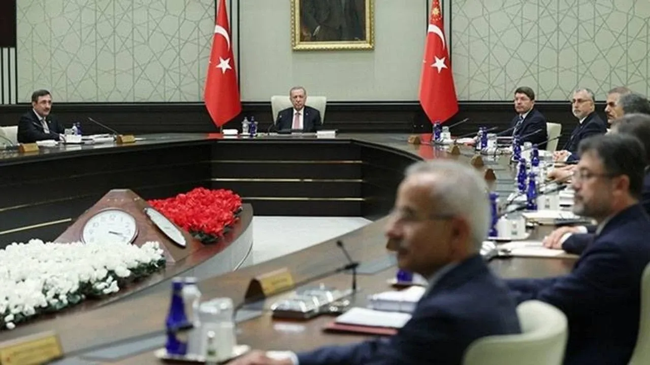 Kabinede 5 Bakan Değişecek İddiası
