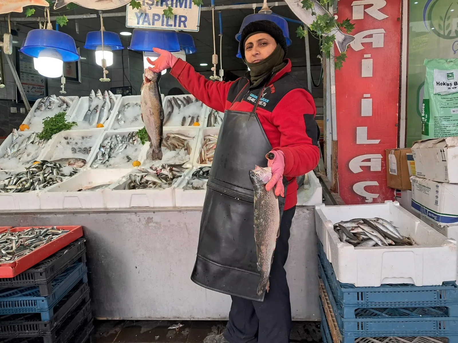 Şehrin Tek Kadın Balıkçısı Dede Mesleğini Sürdürüyor