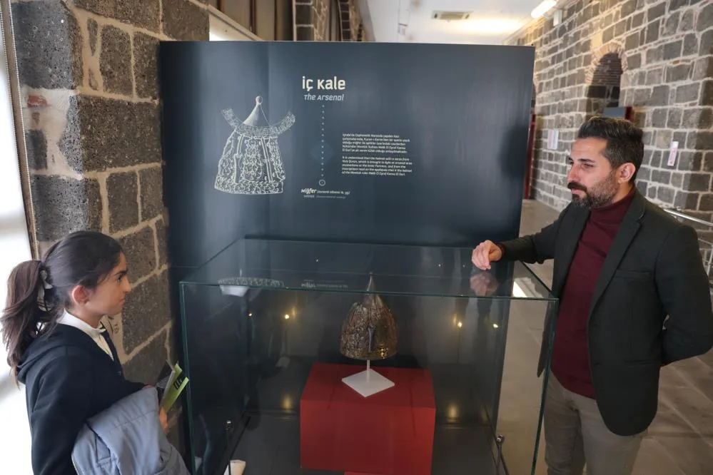 Memlük Devleti'nin Son Sultanının Miğferi Diyarbakır'da Sergileniyor