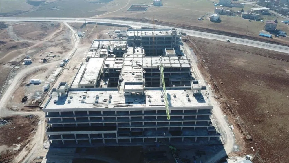 Siirt'te Deprem İzolatörlü Hastane İnşaatı Devam Ediyor