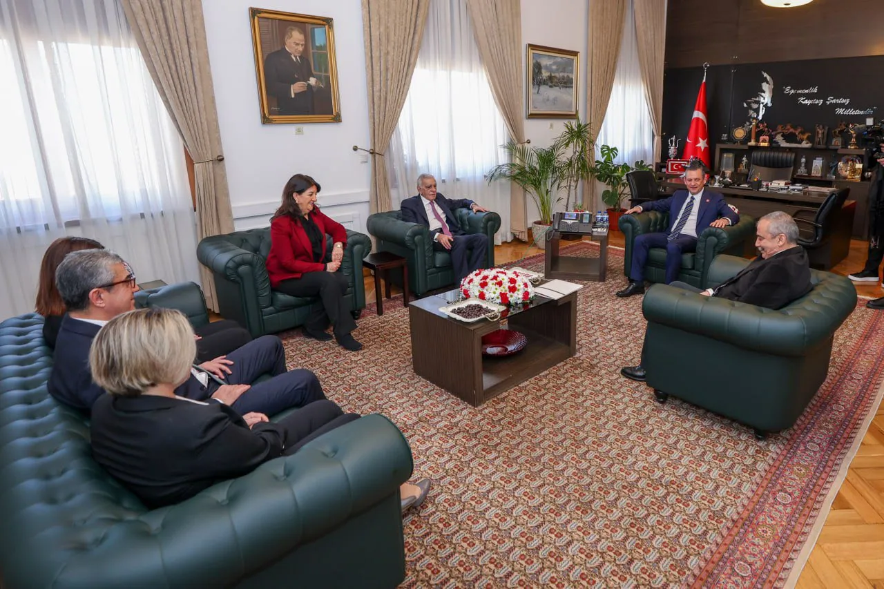 DEM Parti İmralı Heyeti Özgür Özel’i Ziyaret Etti