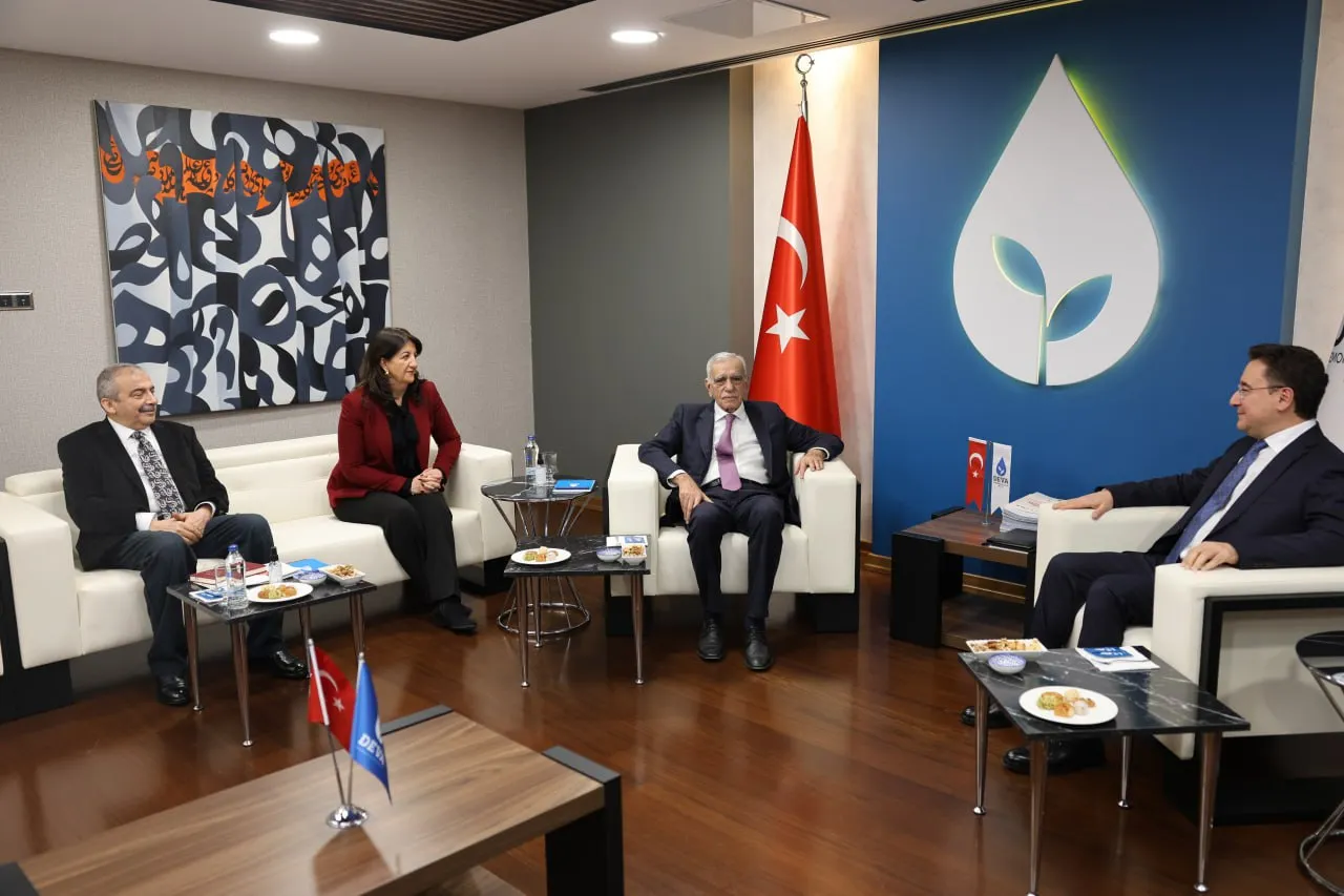 DEM Parti İmralı Heyeti CHP, DEVA Partisi ve Yeniden Refah Partisi ile Görüştü