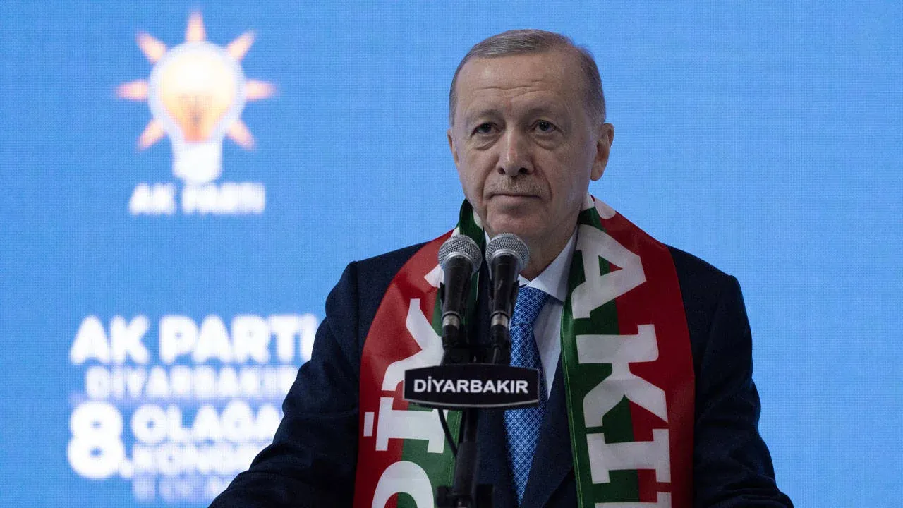 Erdoğan: “Türk ile Kürt’ün Arasına Ayrımcılık Sokan Hem Kürt’ün Hem Türk’ün En Çok da Müslüman'ın Düşmanıdır”