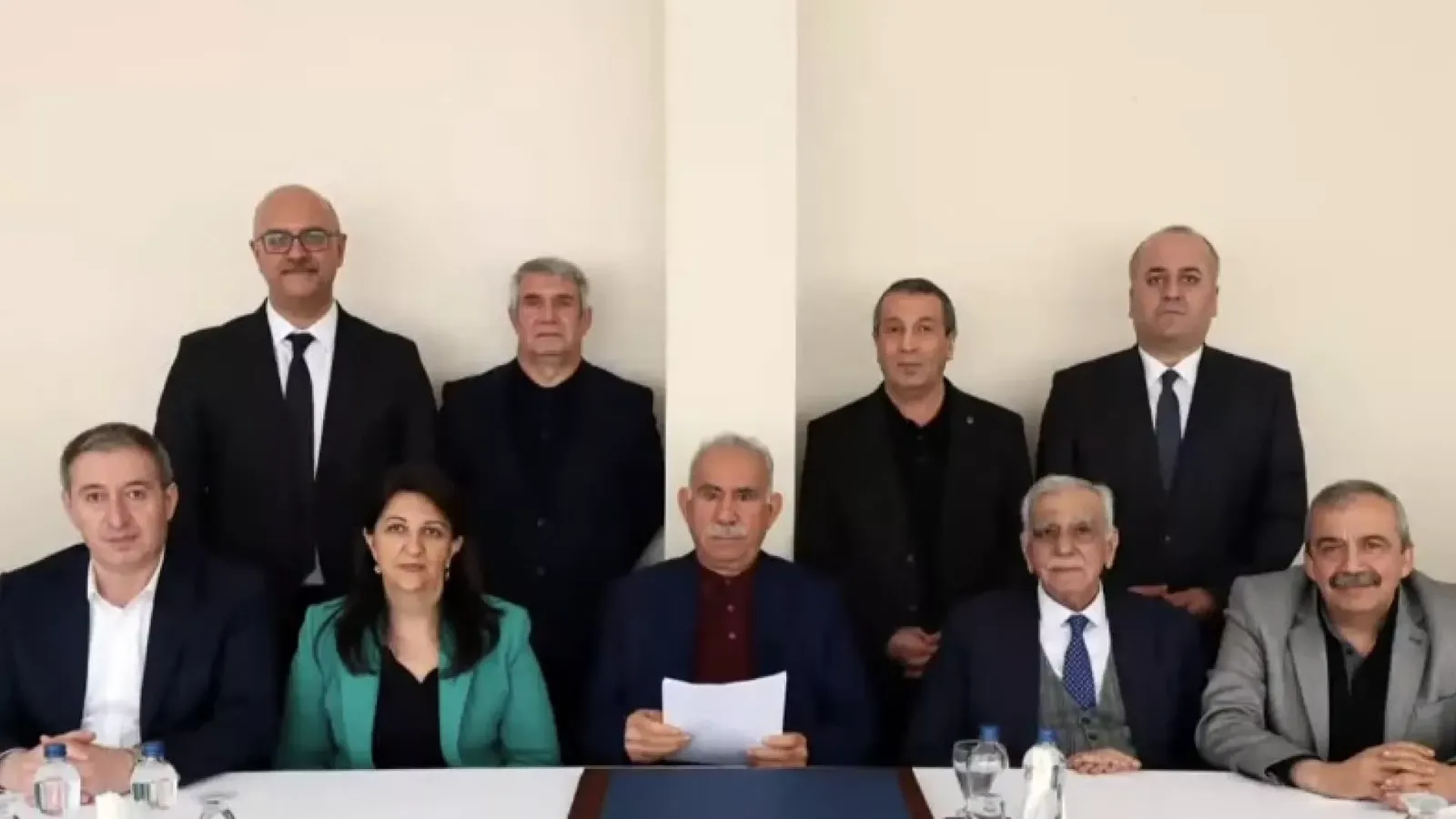 Öcalan, PKK'ya Silah Bırakma Çağrısında Bulundu