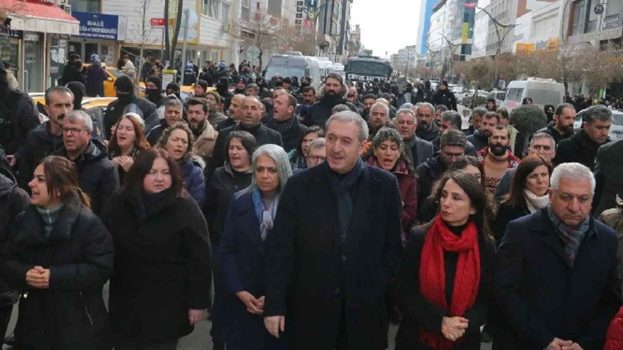 Bakırhan Van’da Konuştu: Büyük Yanılırsınız