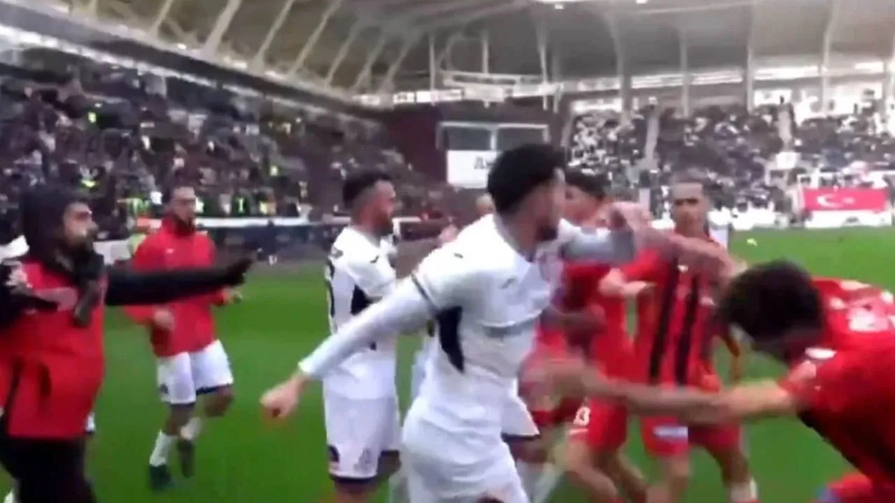 Olaylı maç Meclis’e Taşındı, Vanspor-Elazığ Maçı İptal Edilecek Mi?