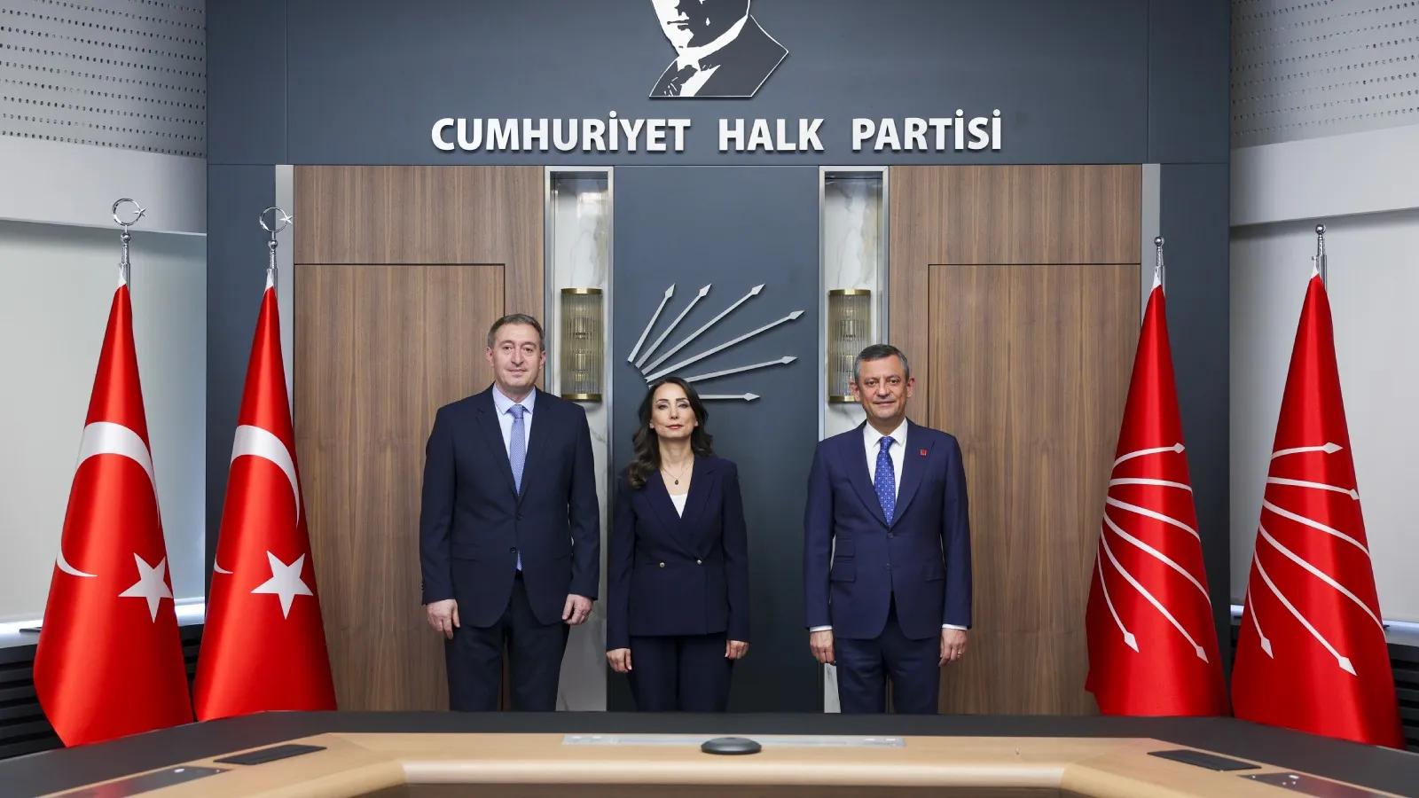 DEM Parti CHP ile Görüştü, “Kürt Sorununu Çözecek Demokratikleşme Paketinin Üzerinde Çalışıyoruz”