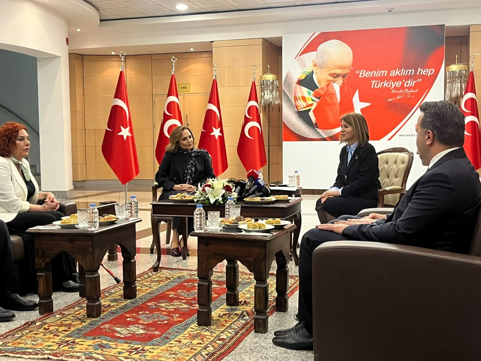 DEM Parti ve MHP İlk Kez Bayramlaştı