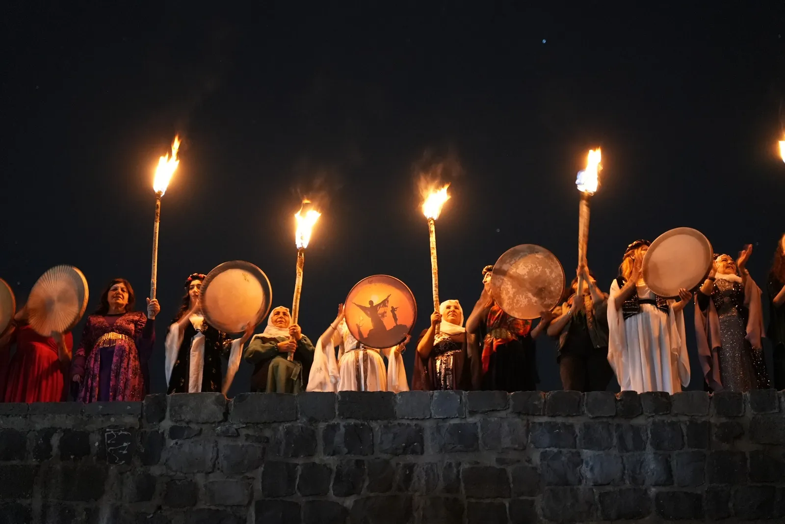 Tarihi Surlarda Newroz Kutlaması