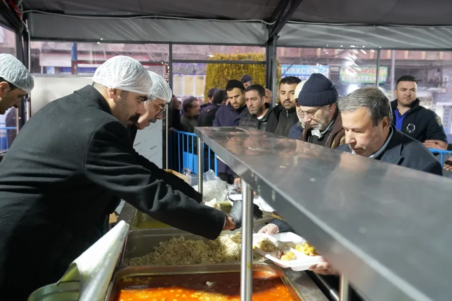 Eş Başkanlar Halkla Birlikte Oruçlarını Açtı