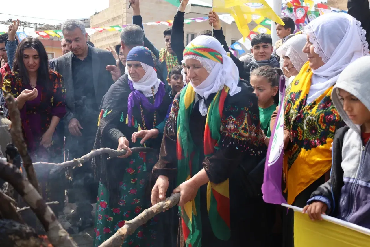 Savur'da Ateşi Kadınlar Yaktı