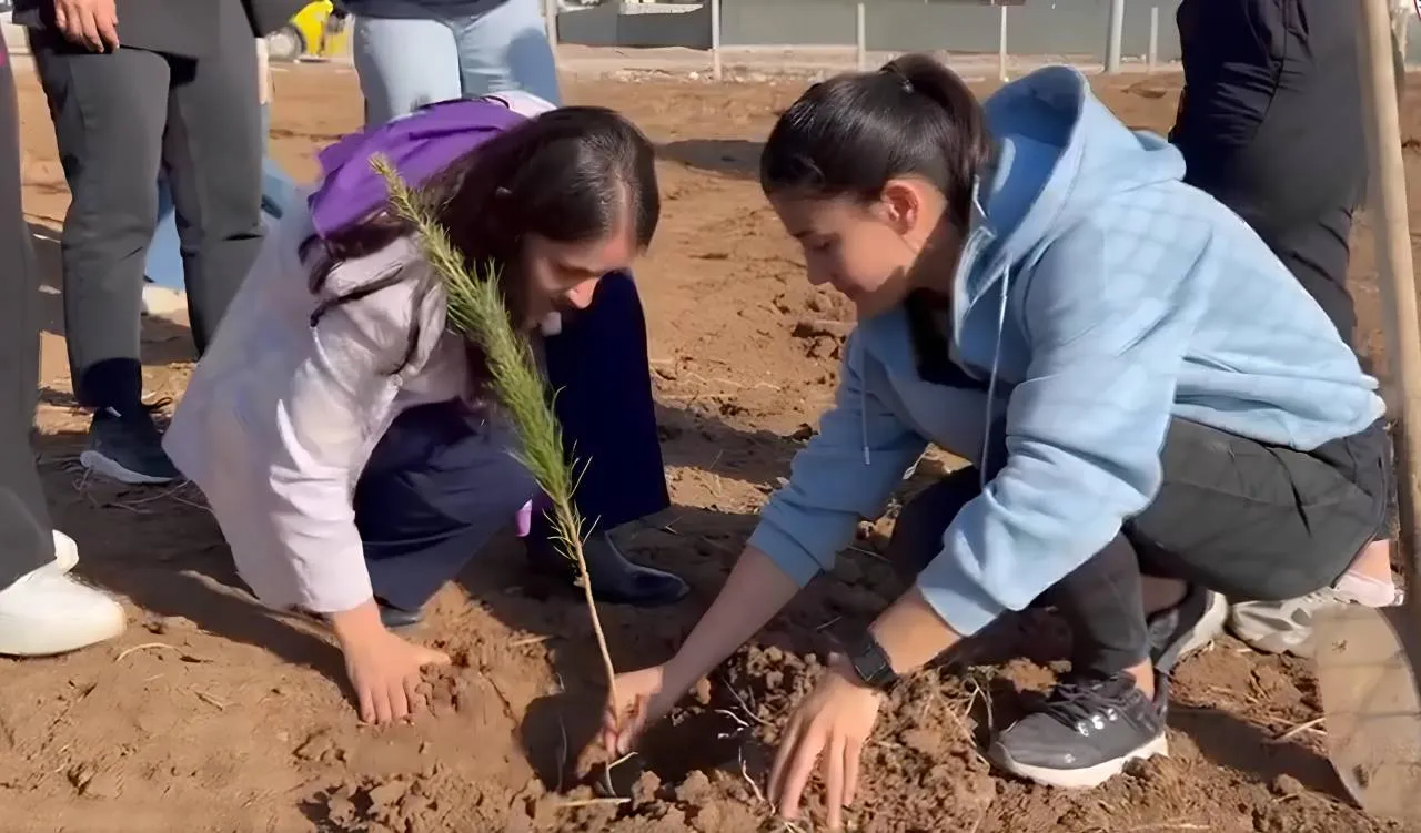 Kadınlar 8 Mart Kapsamında Ağaç Dikti