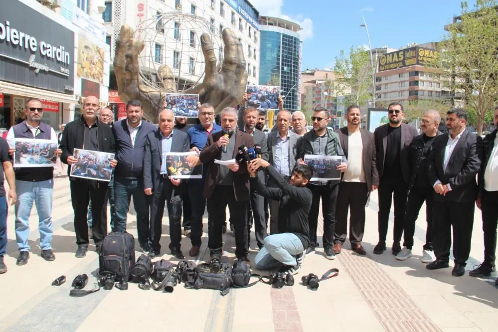 Gazetecilerden Gazze’de Meslektaşlarının Katledilmesine Tepki