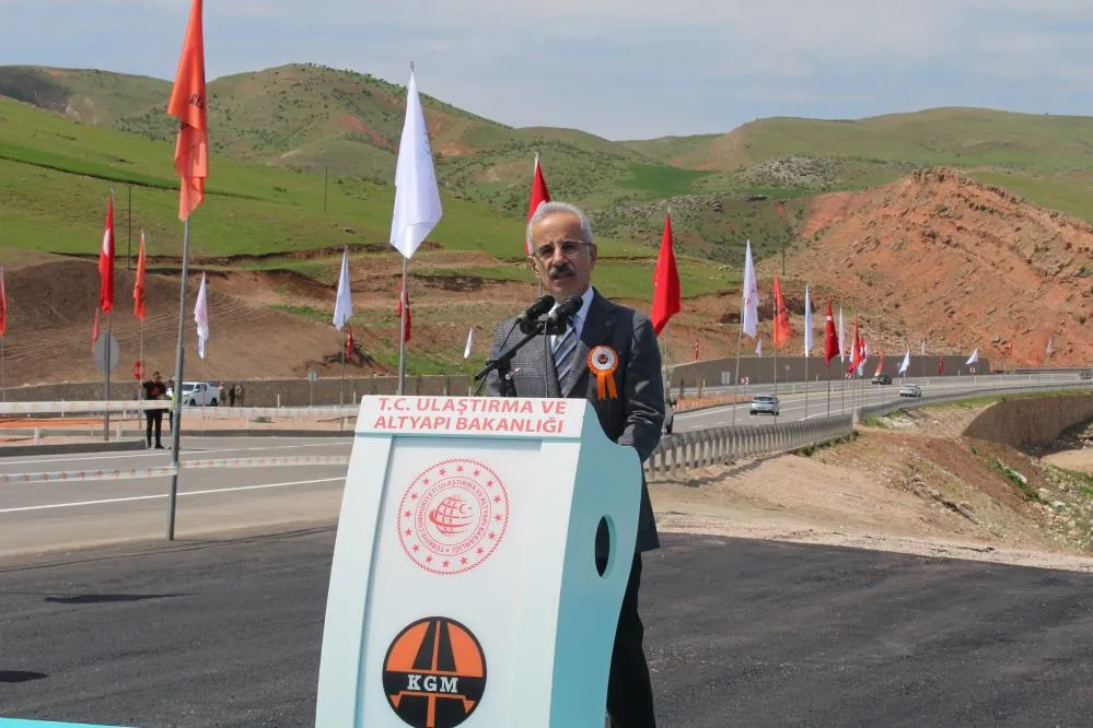 Bakan Uraloğlu Duyurdu: Tren Siirt'e Kadar Gelip Hızlandırılacak