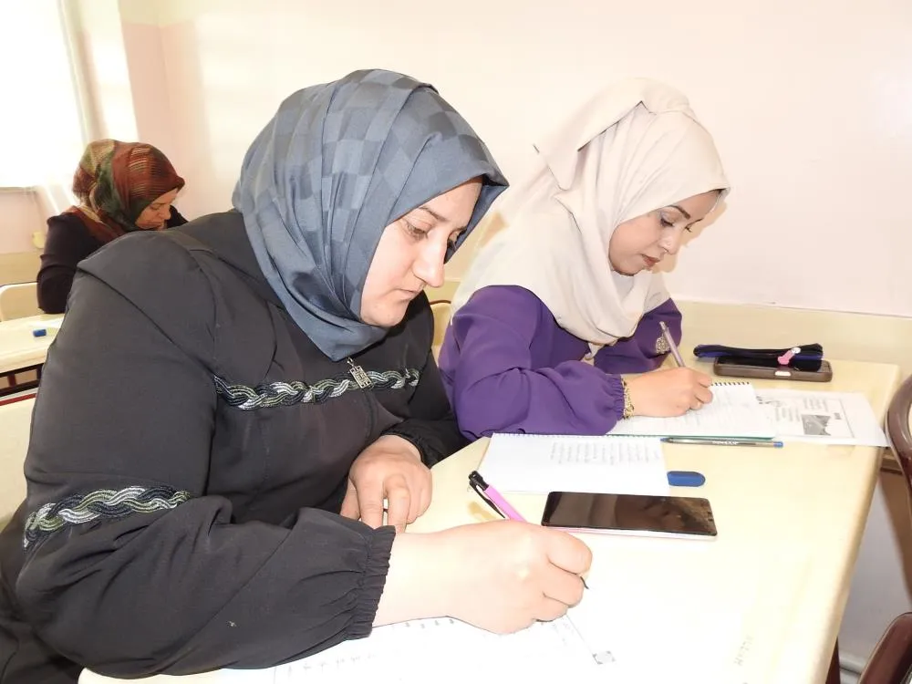 Kadınlar, Yıllar Sonra Okuma-Yazma Öğrenmenin Mutluluğunu Yaşıyor