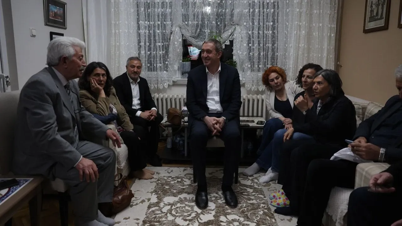 DEM Parti, Yeni Çözüm Sürecini Evlere Taşıdı