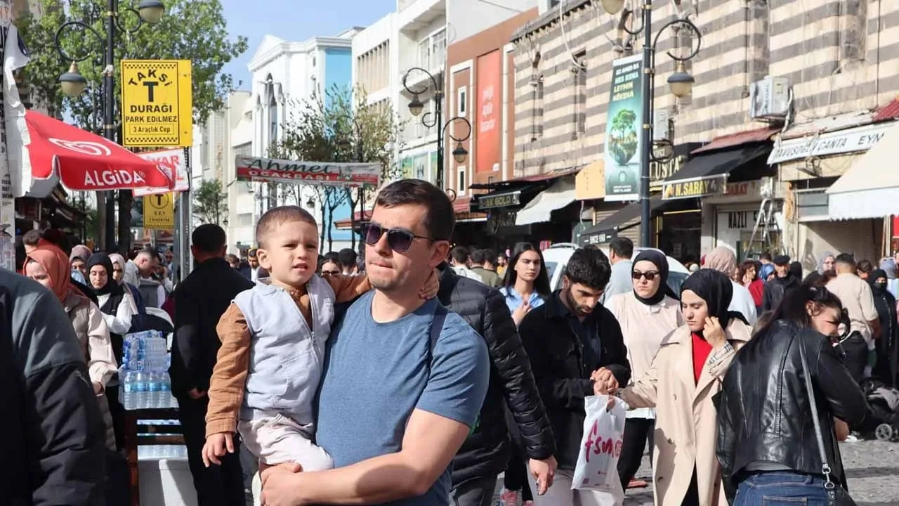 Bayram Tatilinde Diyarbakır'a Turist Akını
