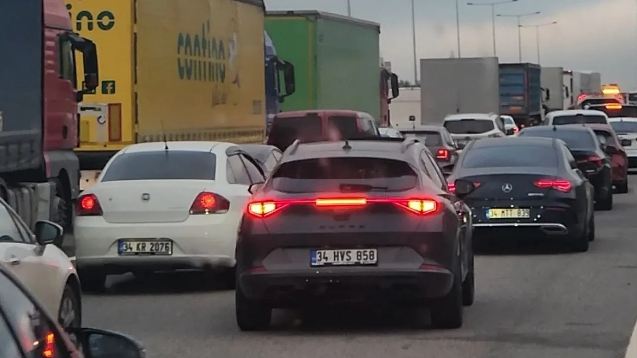 İstanbullular Depremin Ardından Şehri Terk Ediyor!