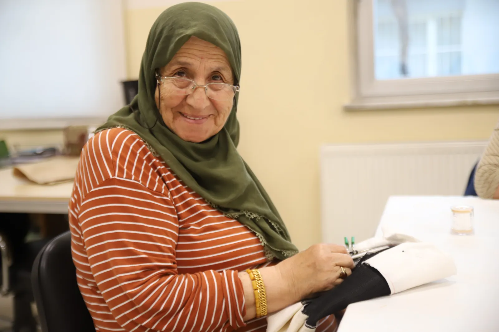83 Yaşında Hayata İlmek Atıyor: “Ben Olmazsam Buranın Tadı Olmaz”